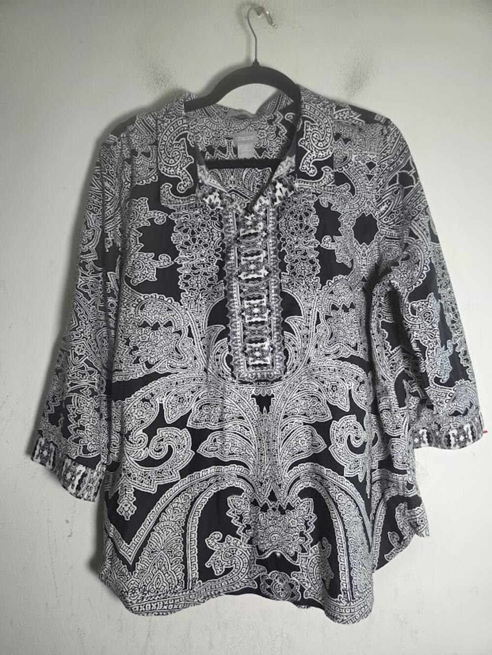 Chico's Black White Tapestry "No Iron Chic Stretch" Cotton PopOver Blouse sz 14